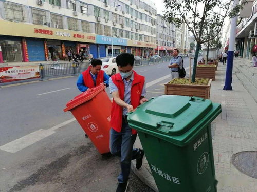 紅馬甲映初心，垃圾夾寫文明——你我皆是城市美容師